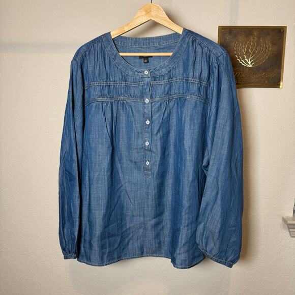 Women's Talbots Pullover Button Front Chambray Pintuck Blouse Size 3 XL - Picture 8 of 9